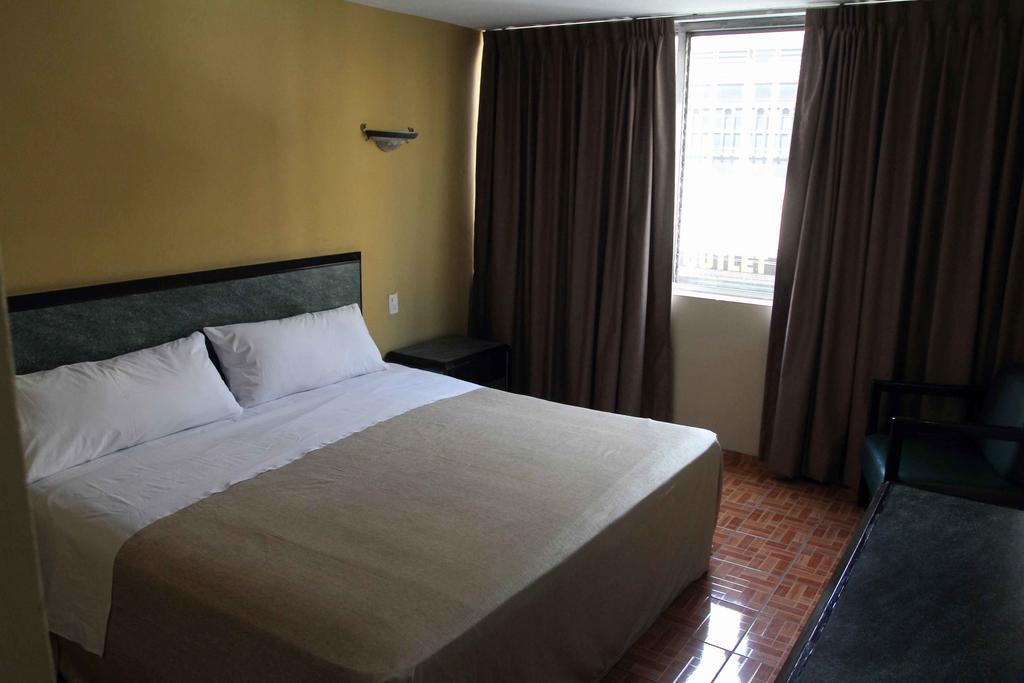 Hotel Universo Guadalajara Rum bild