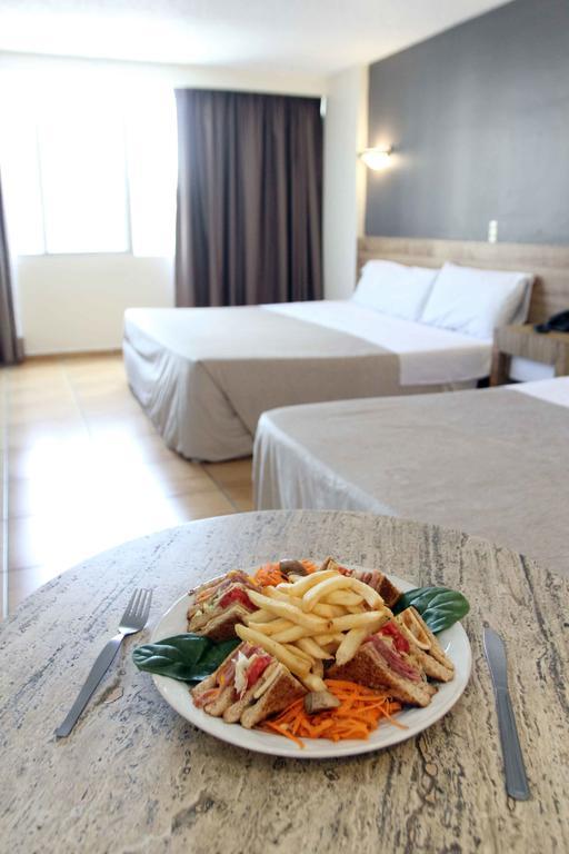 Hotel Universo Guadalajara Rum bild